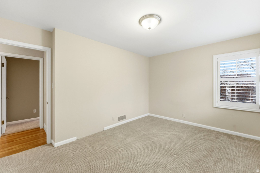 2370 E LYNWOOD DR Salt Lake City, UT 84109