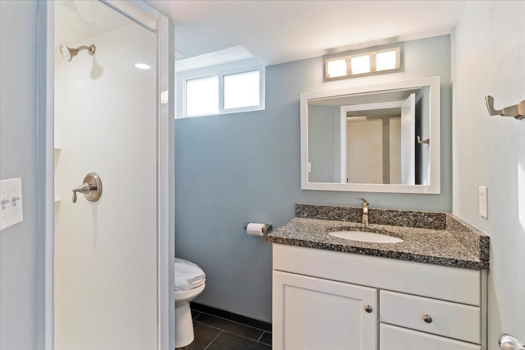 9 COLONIAL Layton, UT 84041