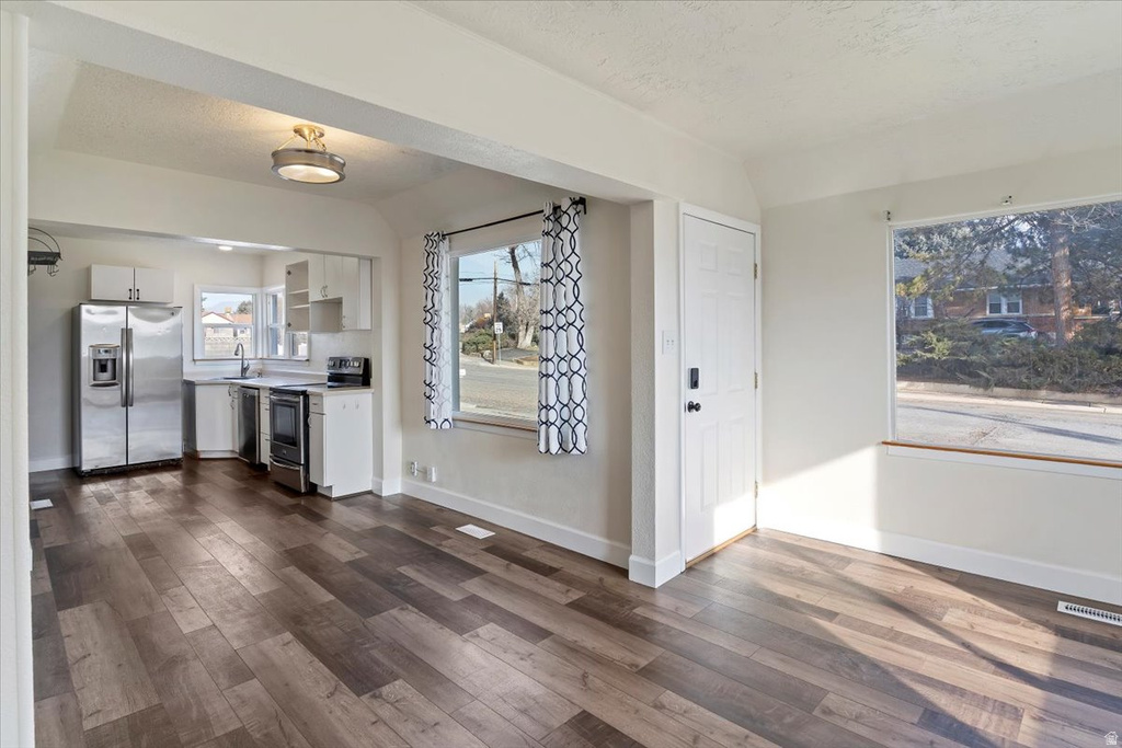 9 COLONIAL Layton, UT 84041