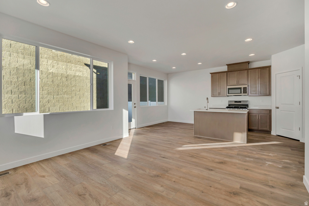 6888 S SURVEY PEAK LN #301 West Jordan, UT 84081