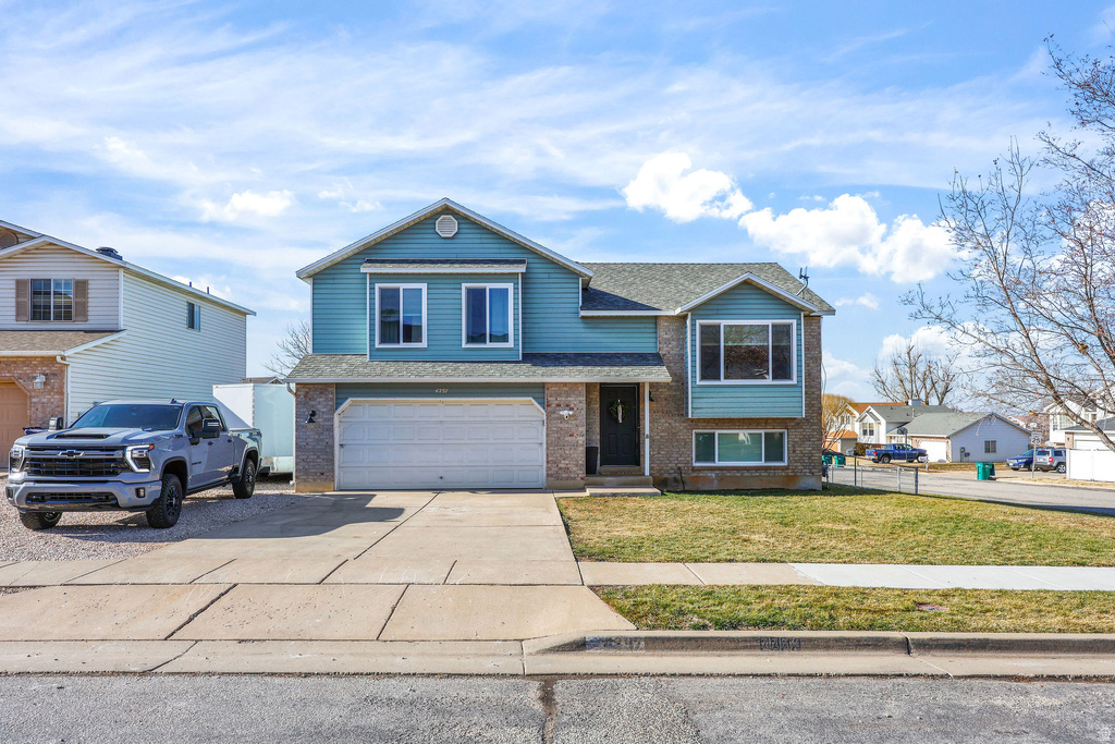 4297 S WESTLAKE DR Roy, UT 84067