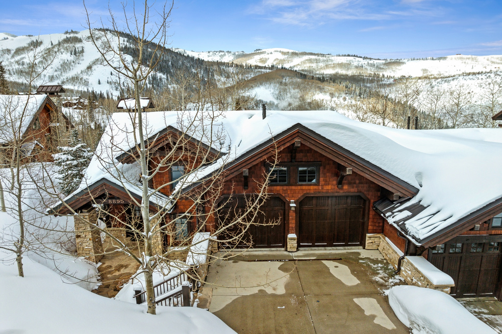 8895 EMPIRE CLUB DR Park City, UT 84060