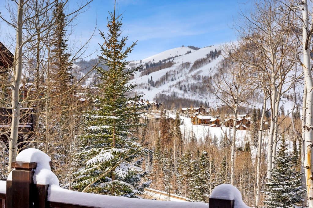 8895 EMPIRE CLUB DR Park City, UT 84060