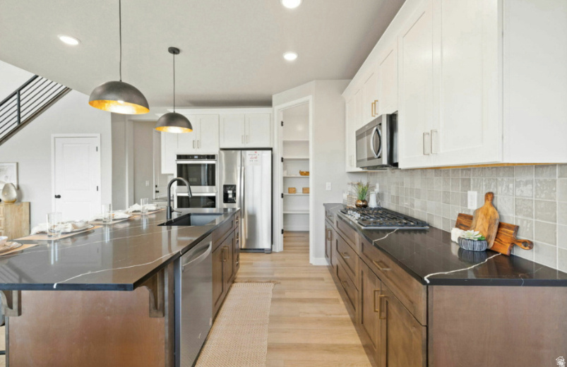 12842 S BIGWIG DR #208 Herriman, UT 84096