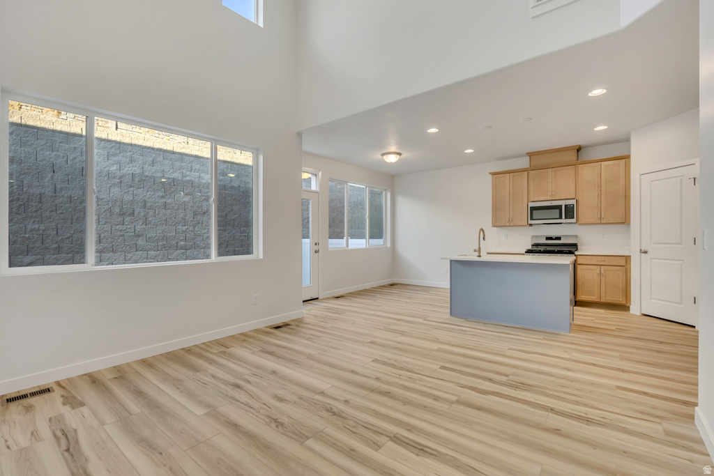 6880 S SURVEY PEAK LANE #303 West Jordan, UT 84081