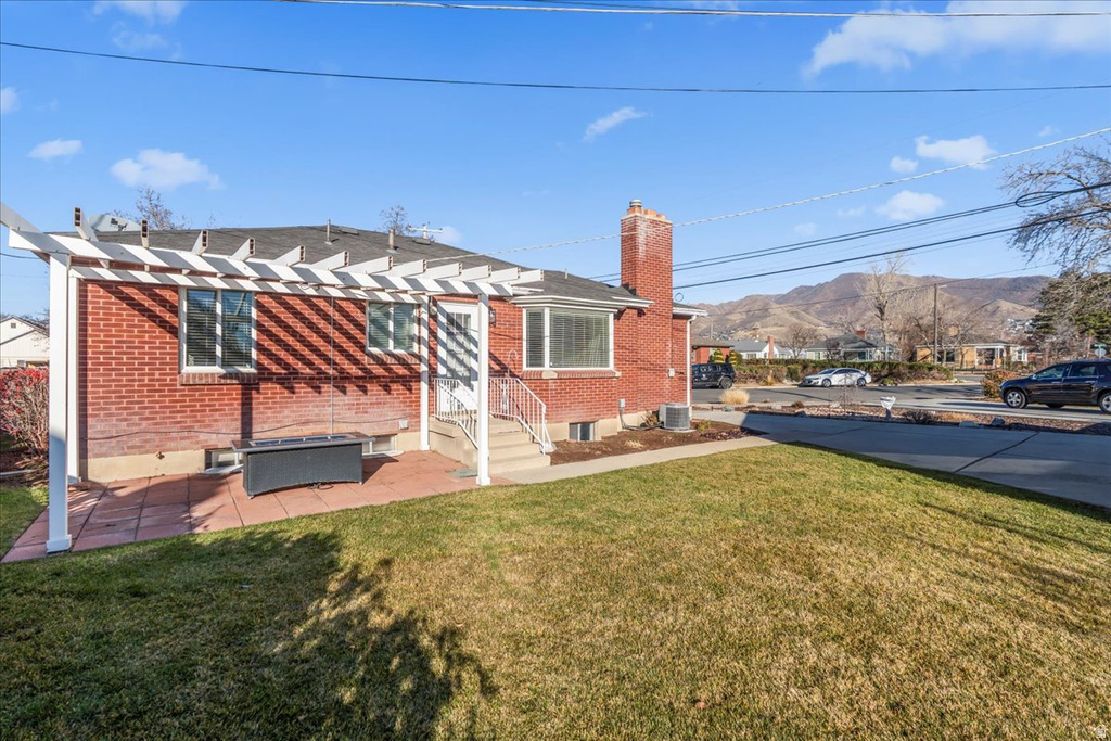 1664 HILLCREST AVE Salt Lake City, UT 84106