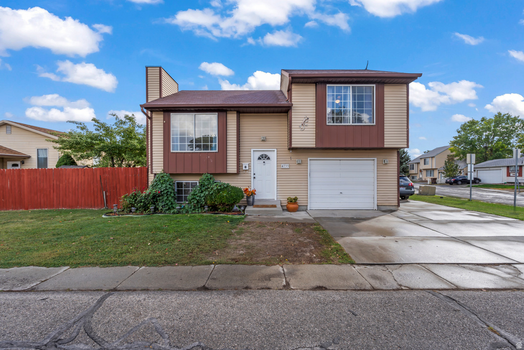 4733 W ROUNDTABLE RD West Valley City, UT 84120