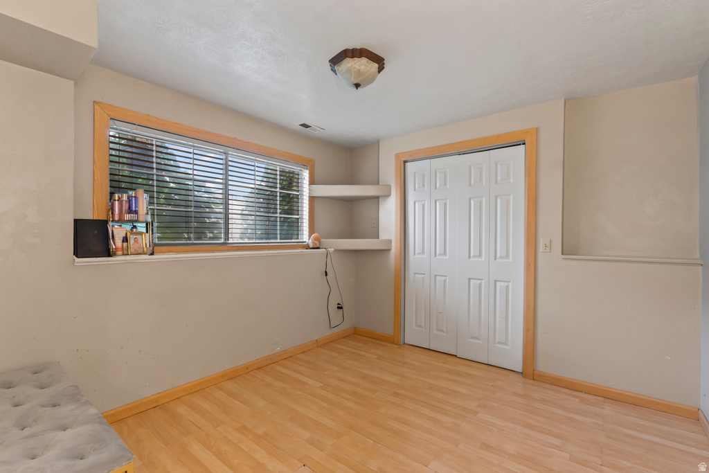 4733 W ROUNDTABLE RD West Valley City, UT 84120