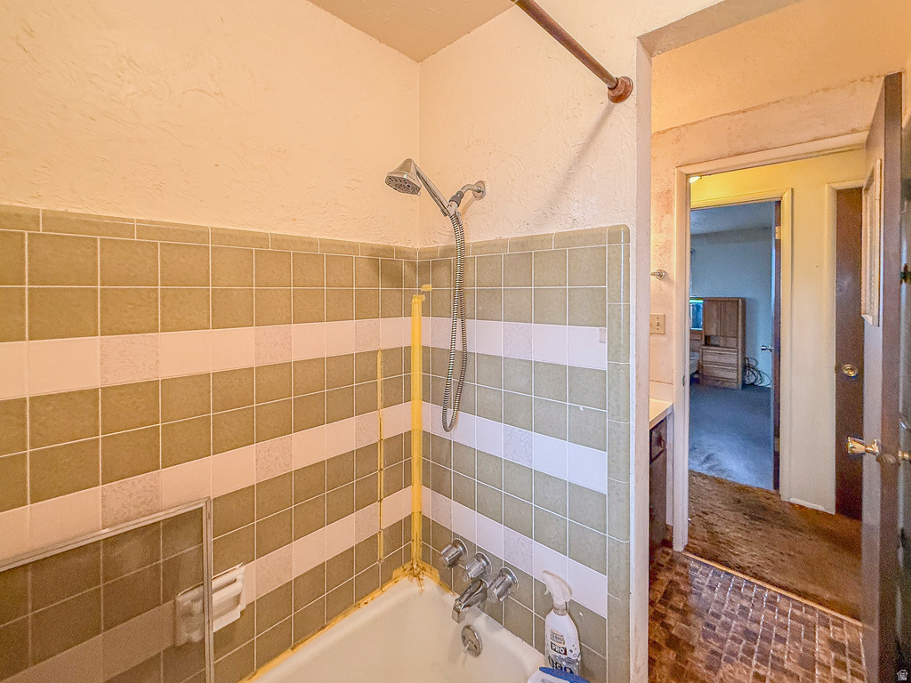 5142 S 300 E Washington Terrace, UT 84405