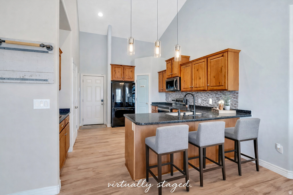 6928 N MOHAWK DR Eagle Mountain, UT 84005