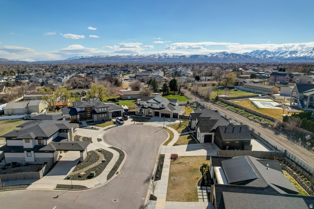10676 S URBAN RIDGE CV South Jordan, UT 84095
