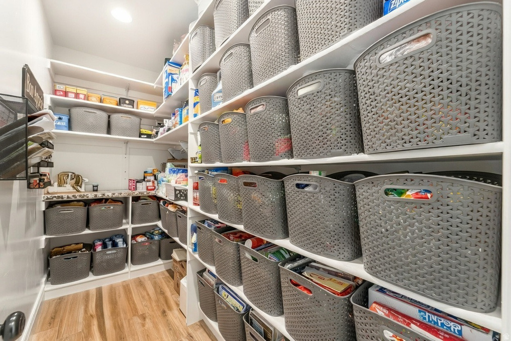 10676 S URBAN RIDGE CV South Jordan, UT 84095