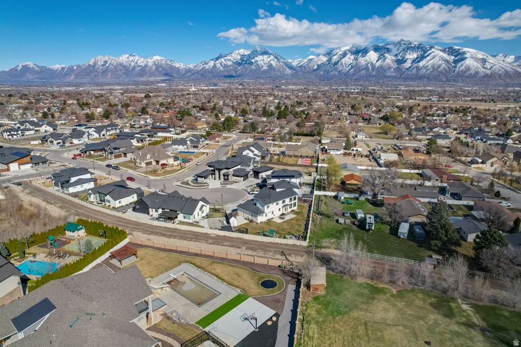 10676 S URBAN RIDGE CV South Jordan, UT 84095