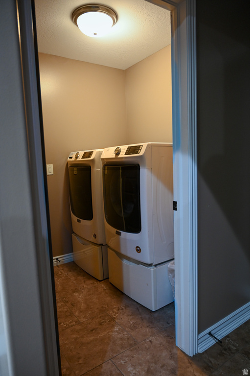 2581 W 2825 N Farr West, UT 84404