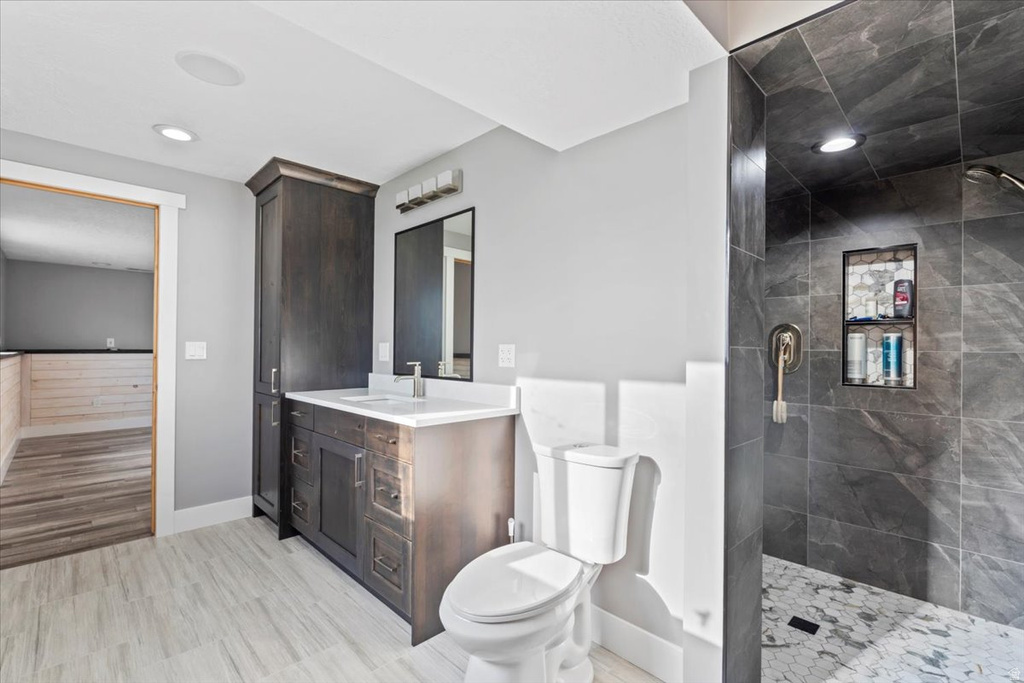 2581 W 2825 N Farr West, UT 84404