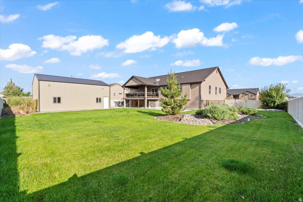 2581 W 2825 N Farr West, UT 84404