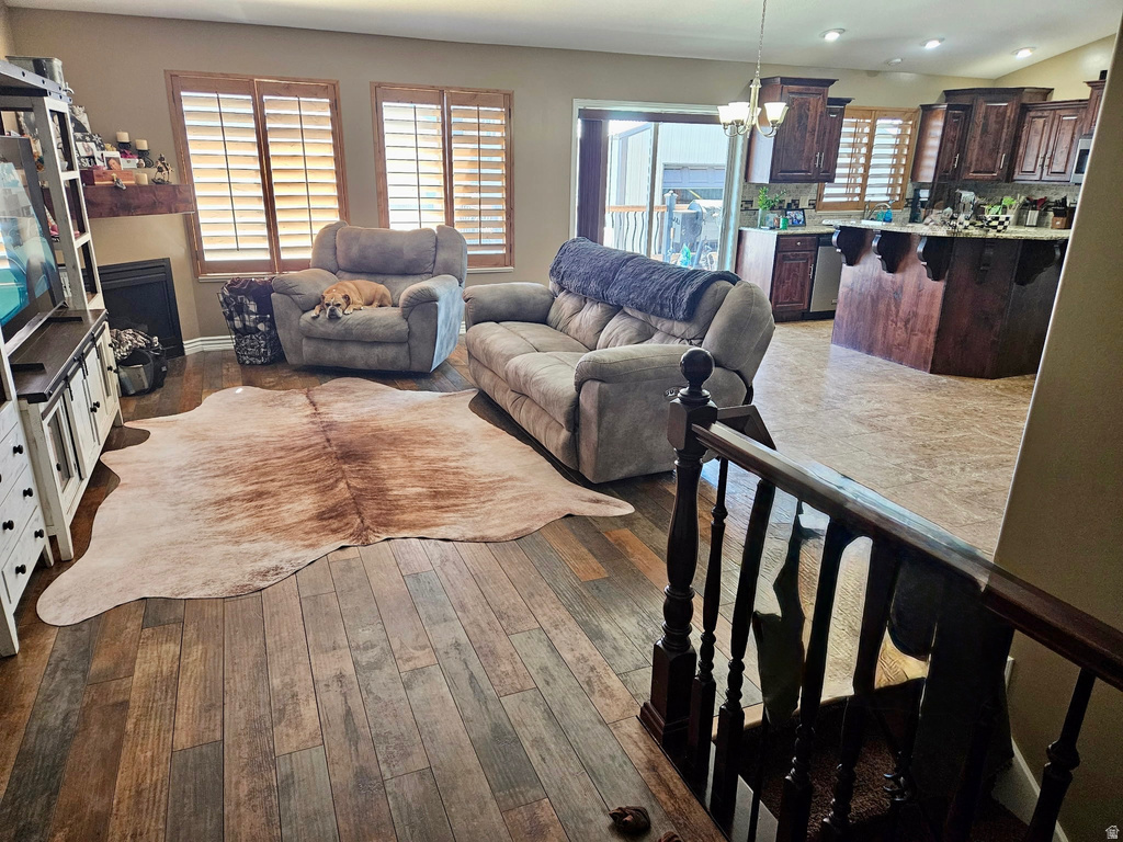 2581 W 2825 N Farr West, UT 84404
