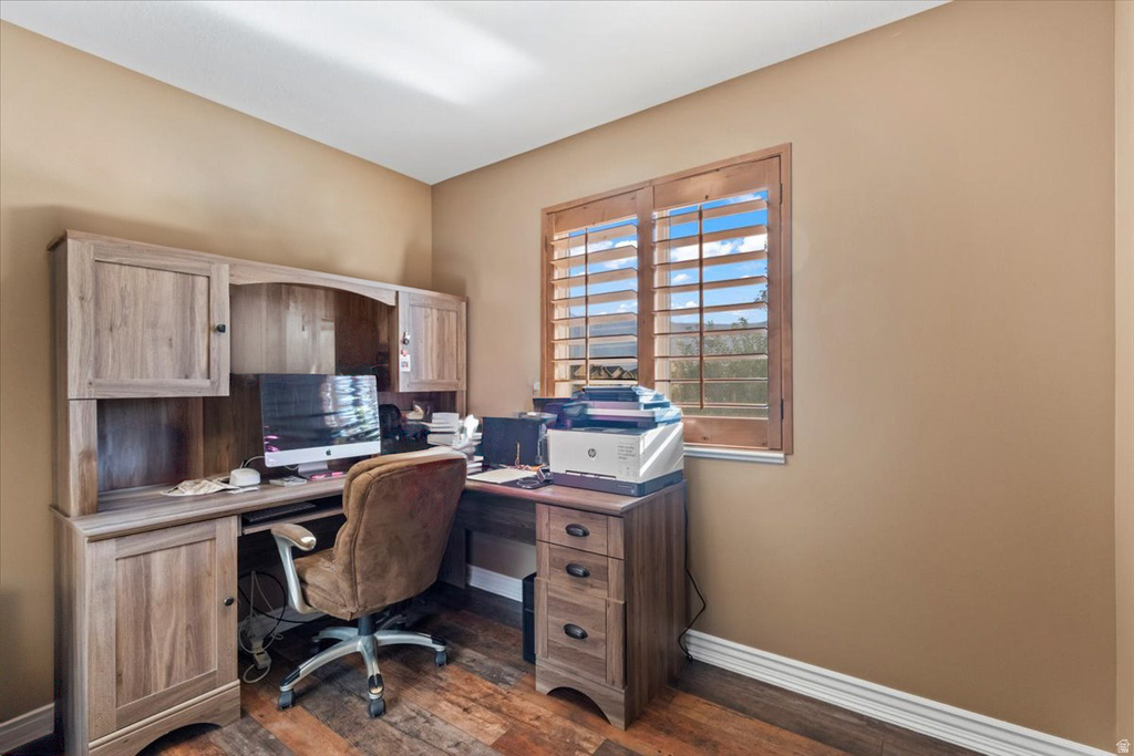 2581 W 2825 N Farr West, UT 84404