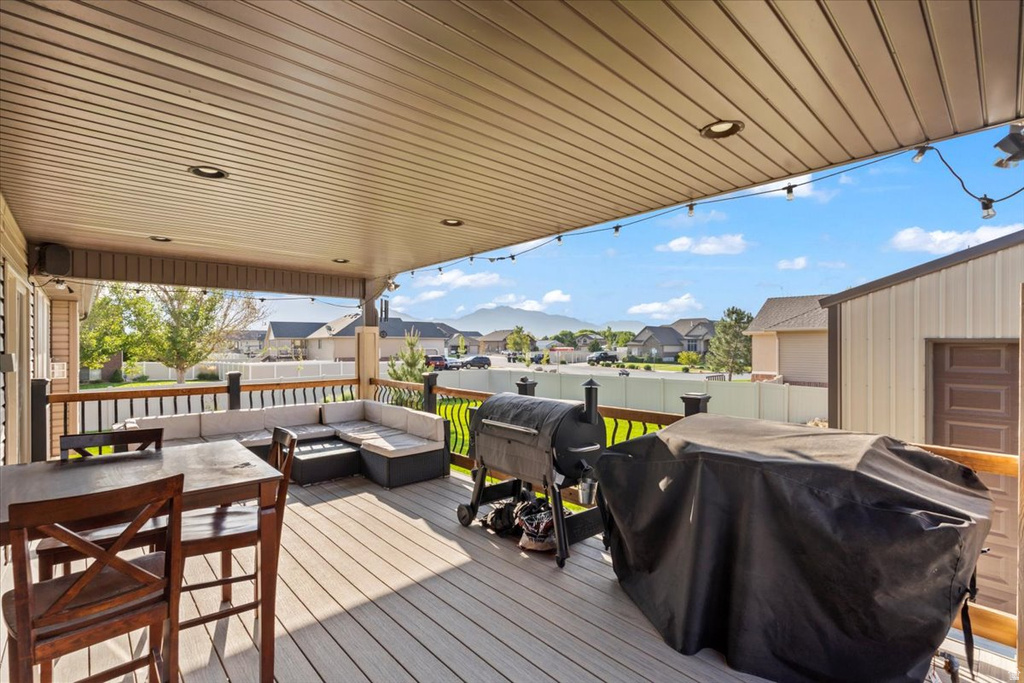 2581 W 2825 N Farr West, UT 84404