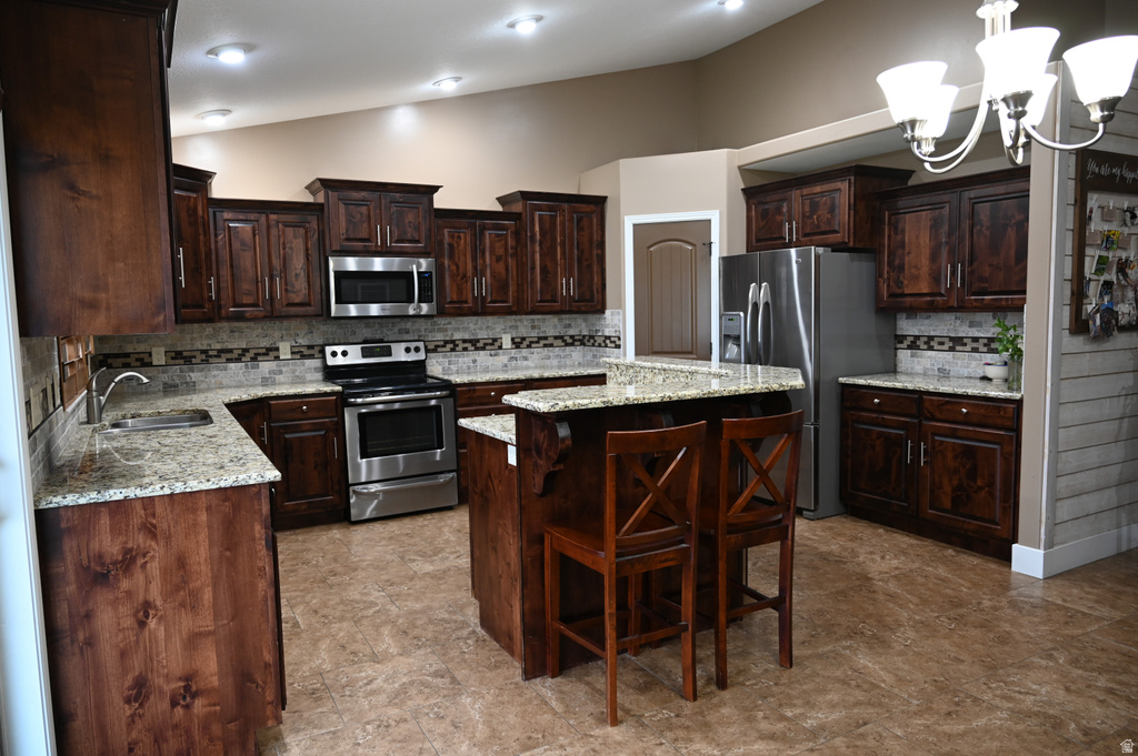 2581 W 2825 N Farr West, UT 84404