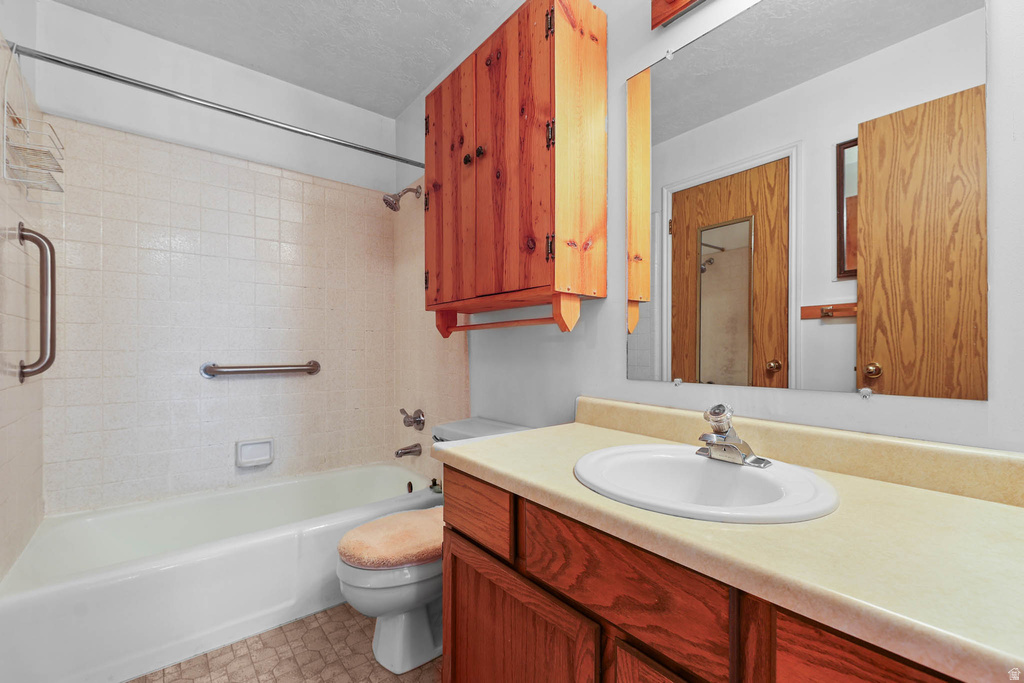 9156 S RIVER RIDGE DR West Jordan, UT 84088