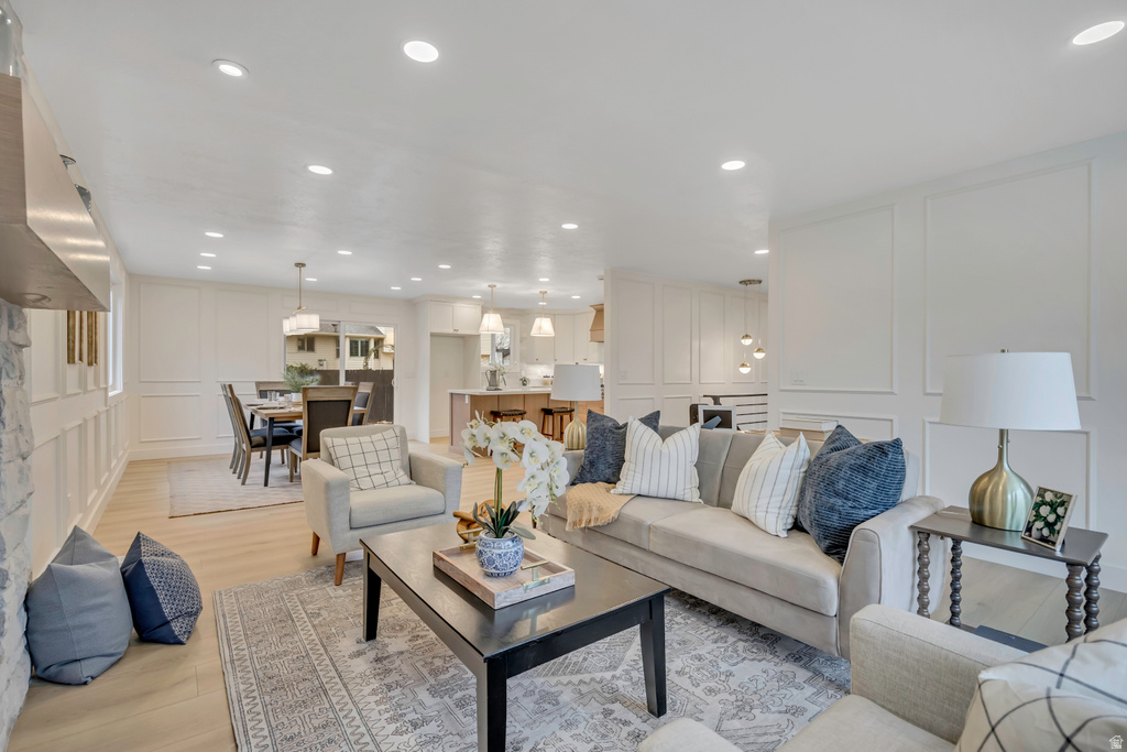 10158 S BUTTERCUP DR Sandy, UT 84092