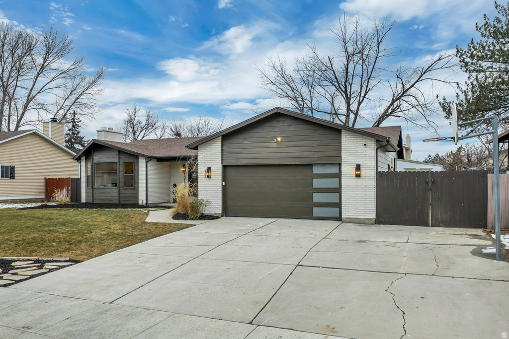 10158 S BUTTERCUP DR Sandy, UT 84092