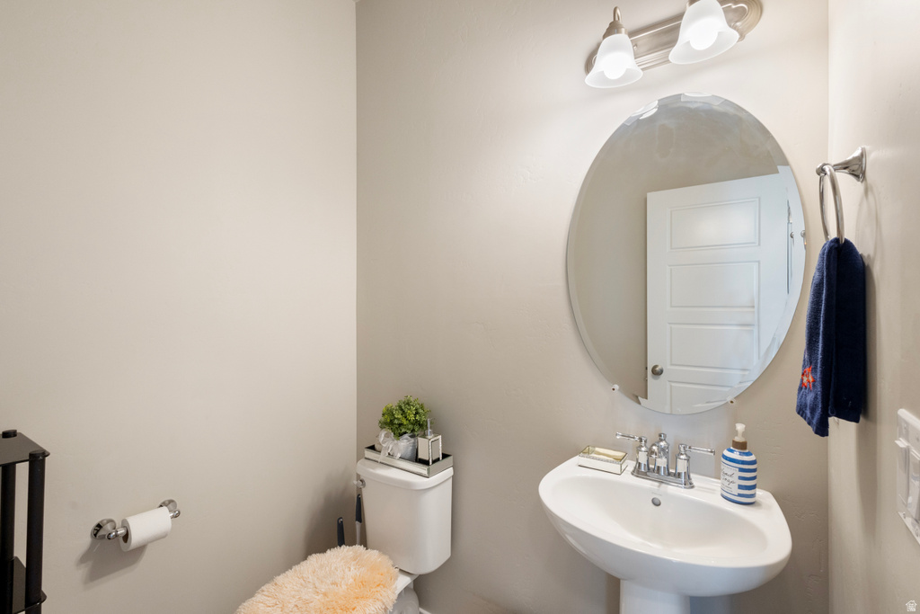 7697 W KING TOP RD Magna, UT 84044