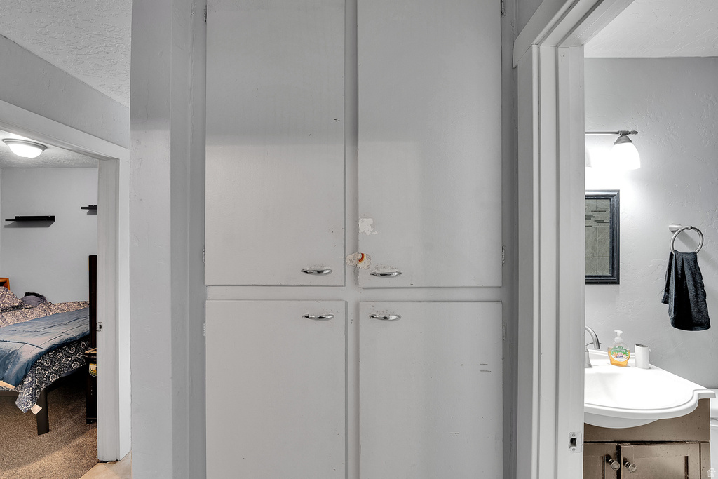 5792 S SALEM AVE Salt Lake City, UT 84118