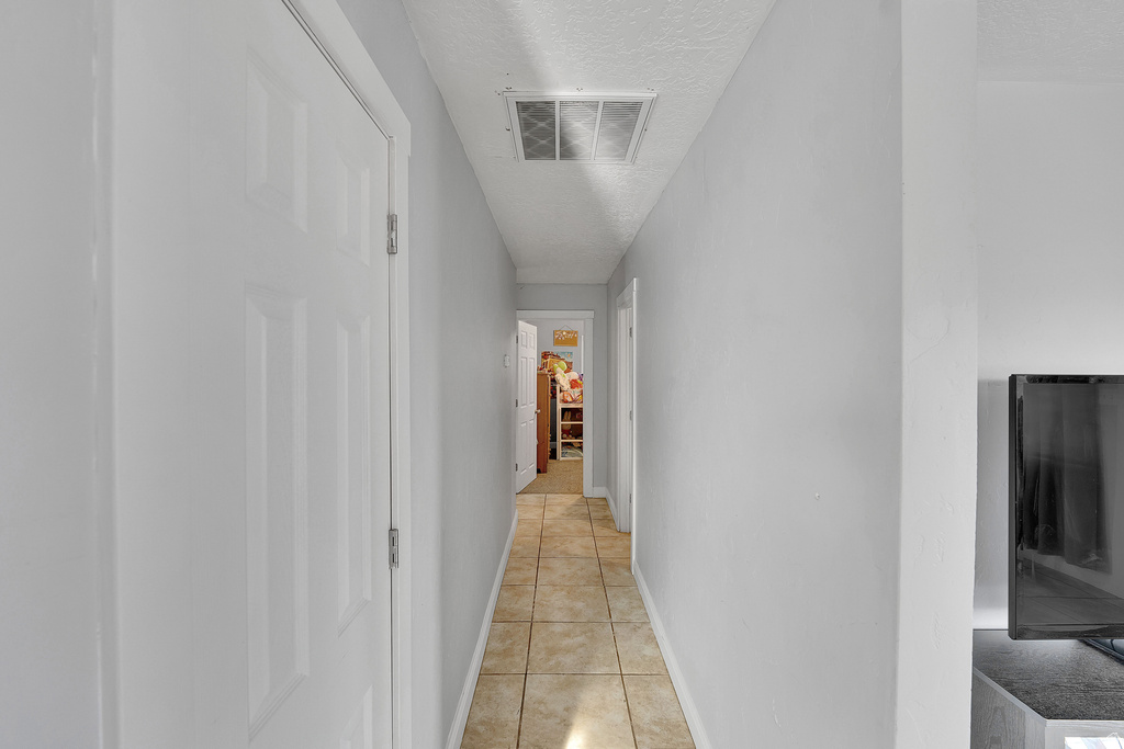 5792 S SALEM AVE Salt Lake City, UT 84118