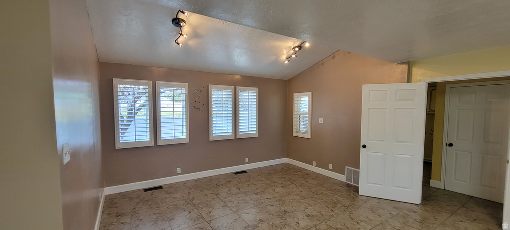 9750 S TAYSIDE DR South Jordan, UT 84009