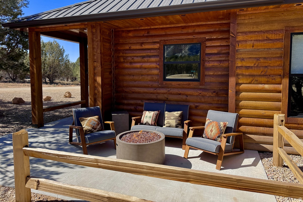 1045 S PINYON PINE DR Orderville, UT 84758