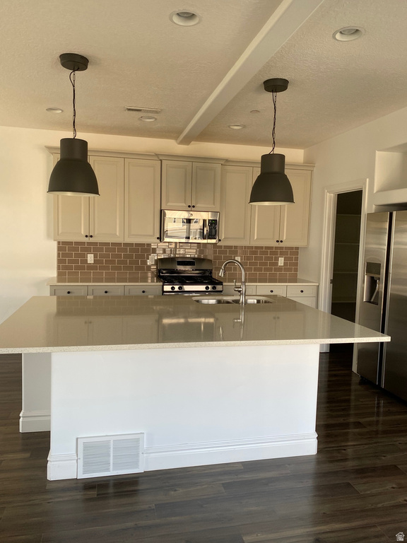 28 S RIO GRAND AVE Farmington, UT 84025