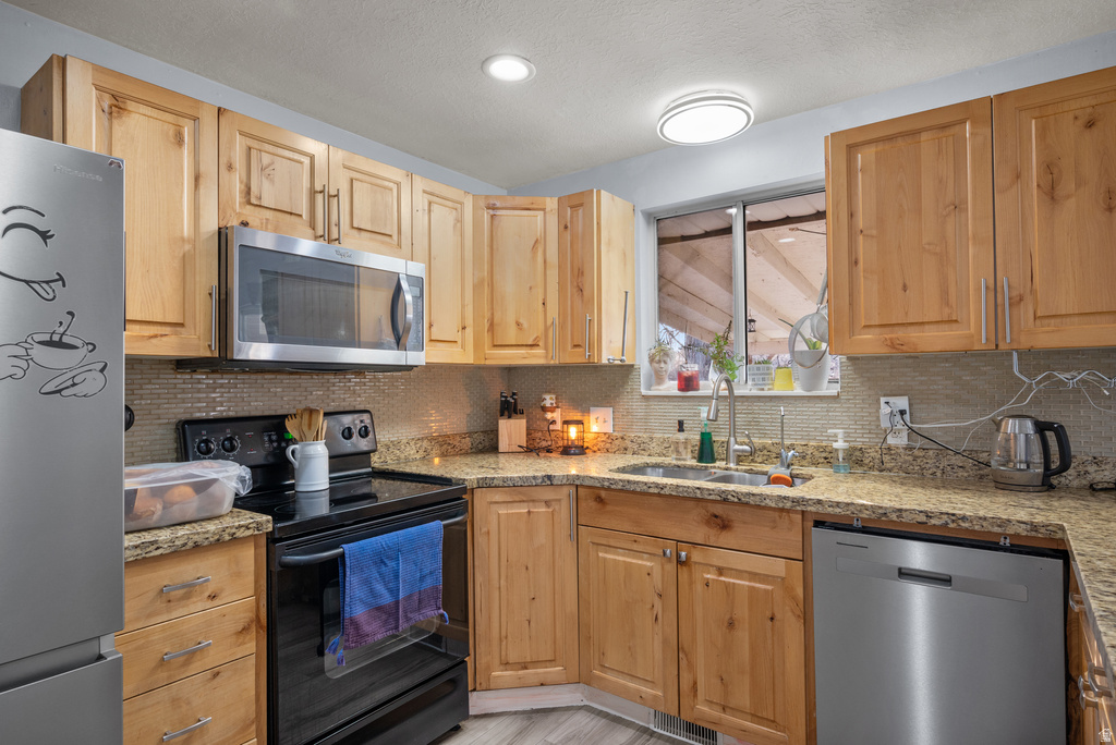 3958 S 6360 W West Valley City, UT 84128