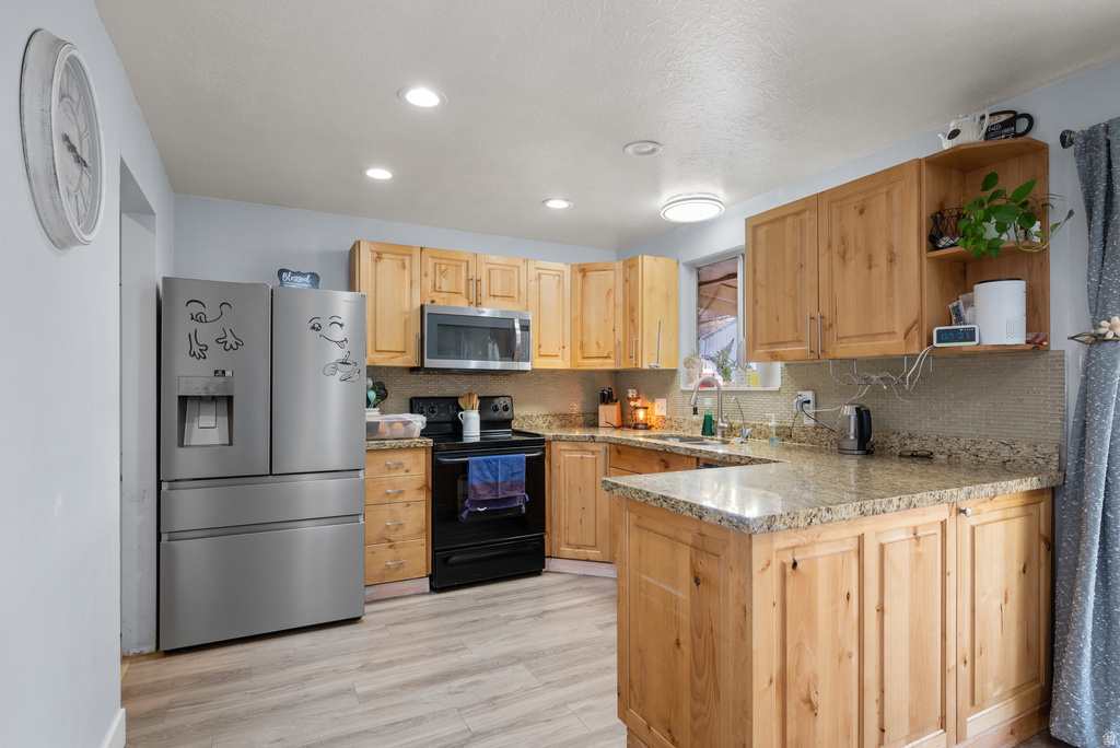 3958 S 6360 W West Valley City, UT 84128