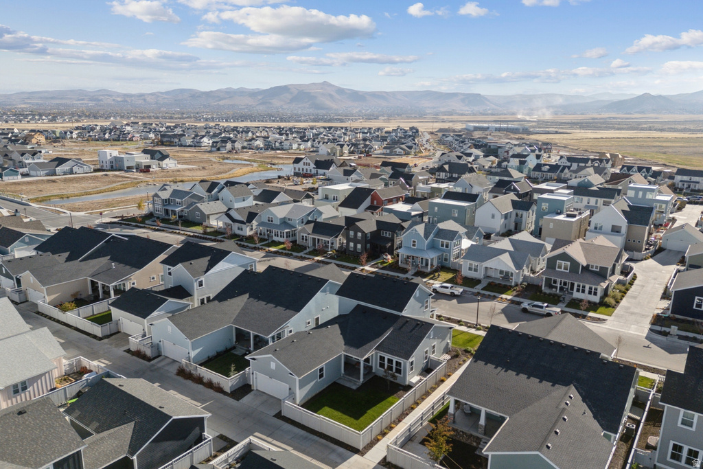 6932 W DOCKSIDER DR South Jordan, UT 84009