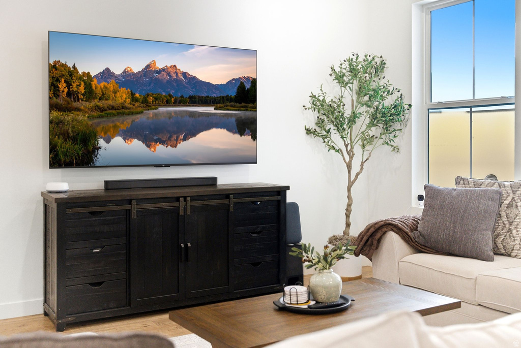 6932 W DOCKSIDER DR South Jordan, UT 84009