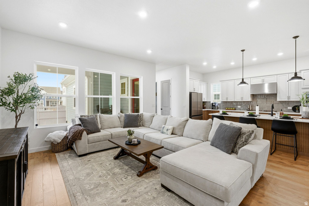 6932 W DOCKSIDER DR South Jordan, UT 84009