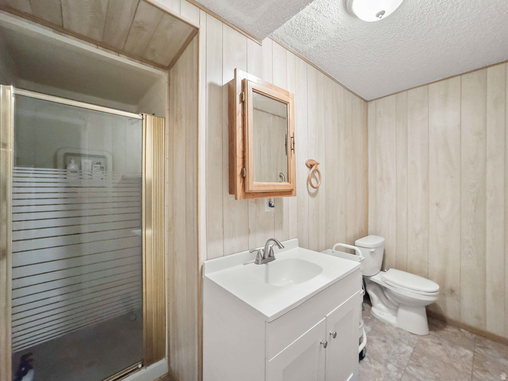 8732 S OAKWOOD CIR Sandy, UT 84094