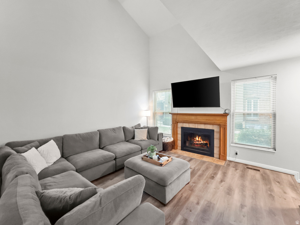 8732 S OAKWOOD CIR Sandy, UT 84094