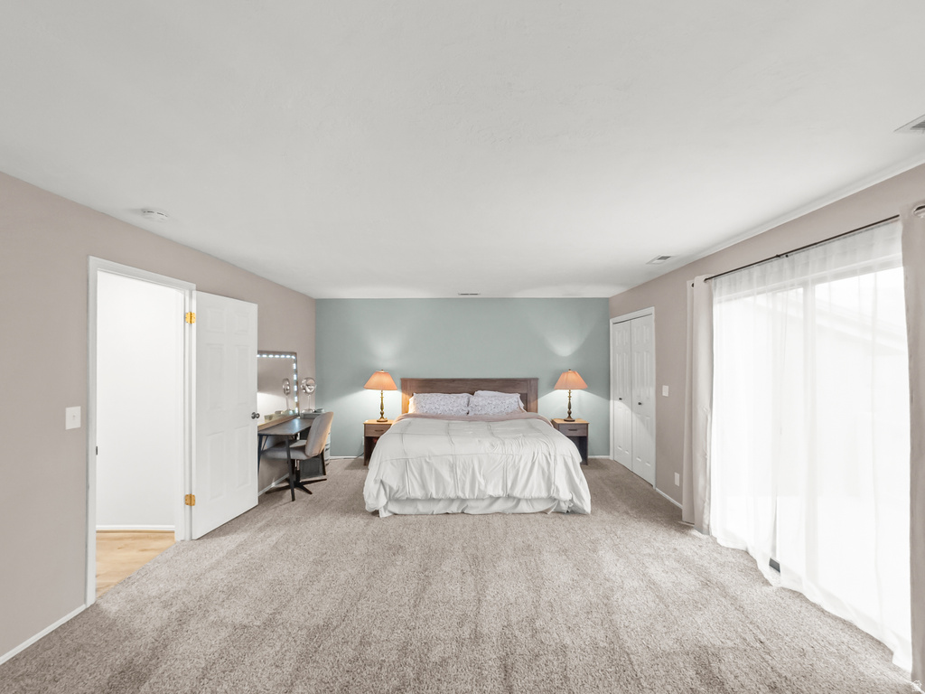 8732 S OAKWOOD CIR Sandy, UT 84094