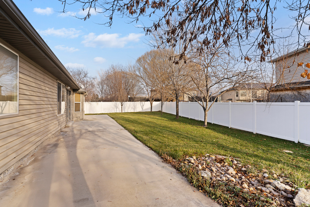 955 W ALTON DR North Salt Lake, UT 84054