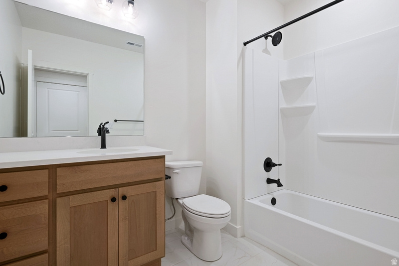 11392 S WATERCOURSE RD #375 South Jordan, UT 84009