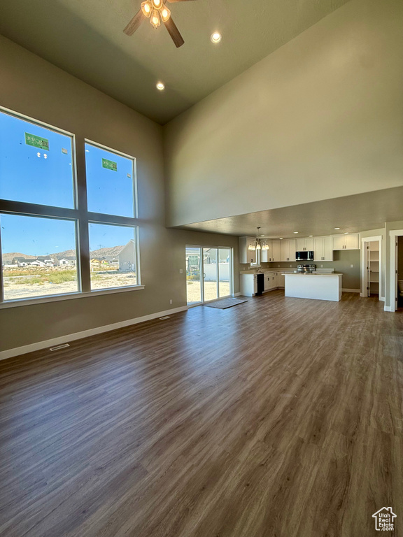 2339 E SEGO LILY DR photo 4