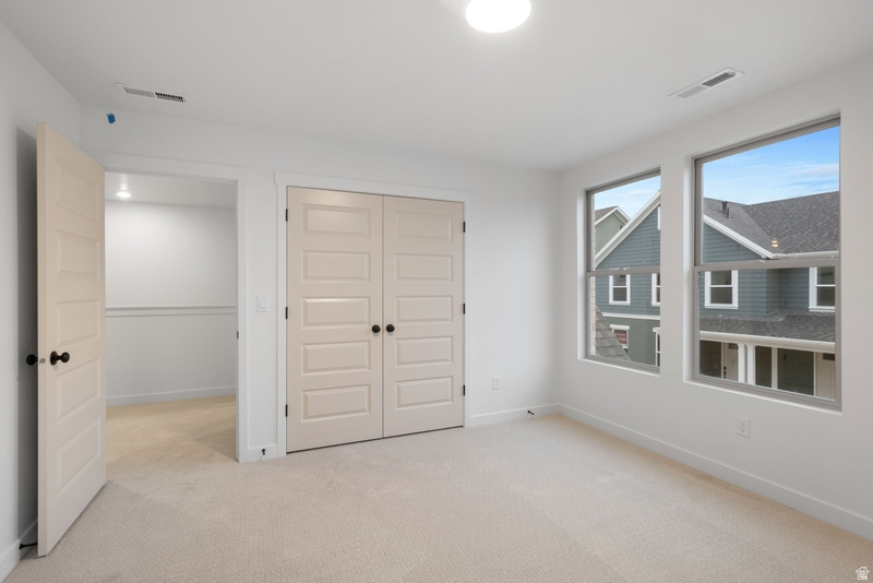 11371 S OFFSHORE WAY #376 South Jordan, UT 84009