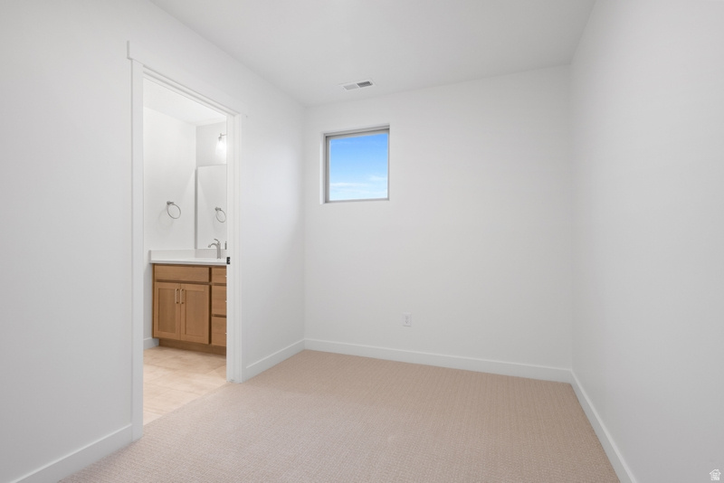 11371 S OFFSHORE WAY #376 South Jordan, UT 84009