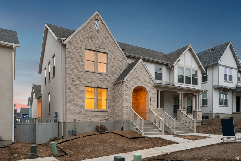 11371 S OFFSHORE WAY #376 South Jordan, UT 84009