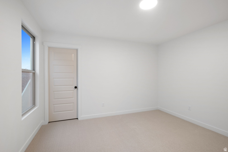 11371 S OFFSHORE WAY #376 South Jordan, UT 84009