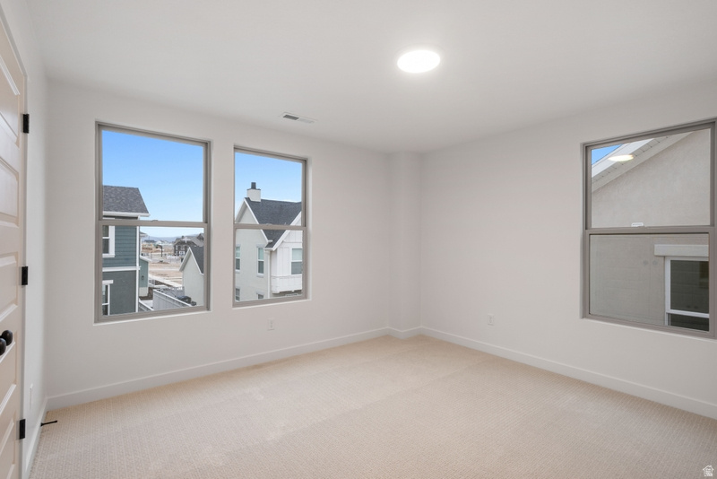 11371 S OFFSHORE WAY #376 South Jordan, UT 84009