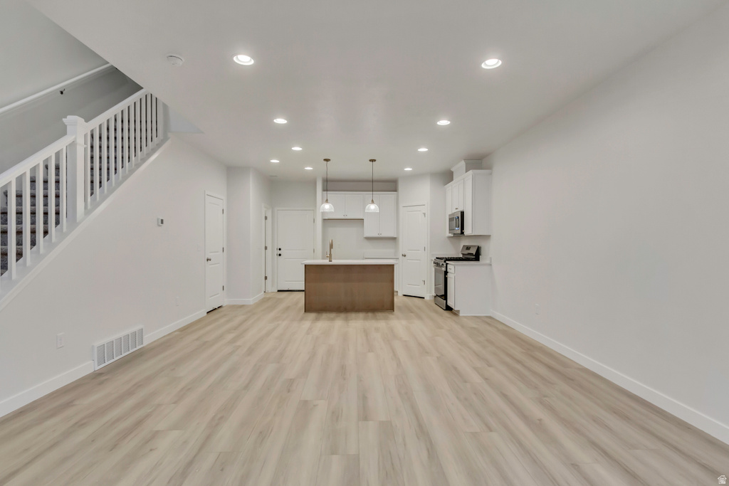 6816 S MOUNT BERRY RD #425 West Jordan, UT 84081